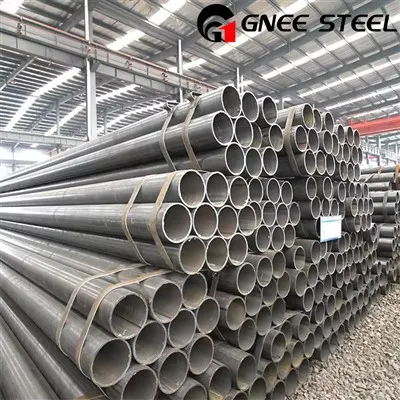 A135 Svetsade rör med rak söm